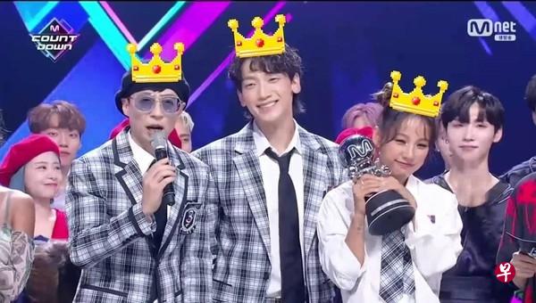 刘在锡、Rain、李孝利组成历来最高龄的新人组合“SSAK3”,夺下音乐节目冠军宝座。(互联网) 刘在锡、Rain、李孝利组成历来最高龄的新人组合“SSAK3”,夺下音乐节目冠军宝座。(互联网)