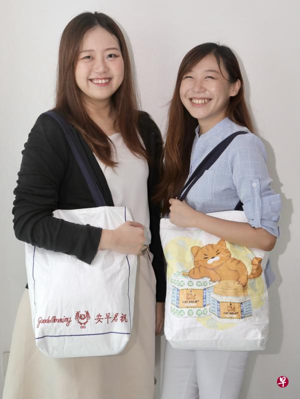 热爱美术的中学好友梁腾霜(左)和杨慧莉相隔10多年再度出击,联手创业。(陈斌勤摄) 热爱美术的中学好友梁腾霜(左)和杨慧莉相隔10多年再度出击,联手创业。(陈斌勤摄)