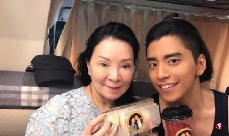 王大陆常在社媒晒自己和妈妈的合照。(IG图) 王大陆常在社媒晒自己和妈妈的合照。(IG图)
