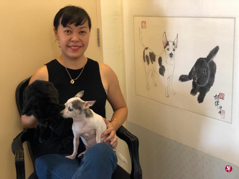 本地水墨画家郭捷忻热爱自己的宠物而开始用水墨画宠物。 本地水墨画家郭捷忻热爱自己的宠物而开始用水墨画宠物。
