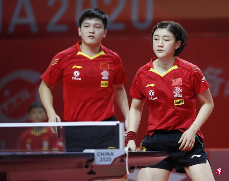 陈梦(右)是明年东奥女单夺冠热门。(新华社) 陈梦(右)是明年东奥女单夺冠热门。(新华社)