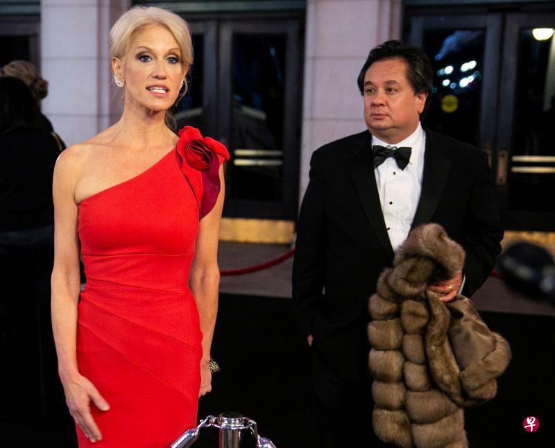 凯莉安妮·康威一直是特朗普的忠心顾问,她的丈夫乔治·康威却是特朗普最尖锐的批评者之一。(路透社) 凯莉安妮·康威一直是特朗普的忠心顾问,她的丈夫乔治·康威却是特朗普最尖锐的批评者之一。(路透社)