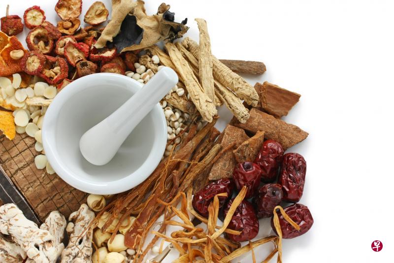 中医认为绝经是女性随着年龄增长,肾气耗竭而产生,是每个女性必然经历的生理阶段。(iStock图片) 中医认为绝经是女性随着年龄增长,肾气耗竭而产生,是每个女性必然经历的生理阶段。(iStock图片)