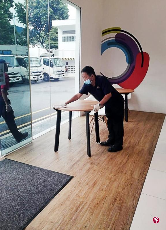 新工运议员阀贺米表示,疫情期间因人手短缺,有些清洁工的工作量增加、工作时间延长。(荣龙工程提供) 新工运议员阀贺米表示,疫情期间因人手短缺,有些清洁工的工作量增加、工作时间延长。(荣龙工程提供)