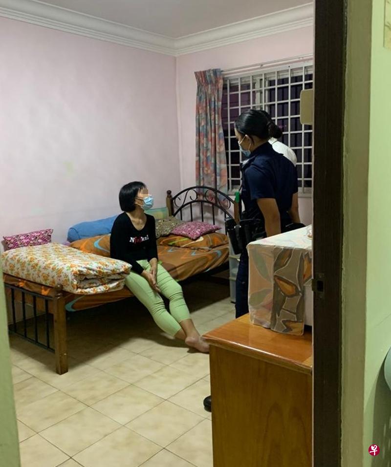 女佣伊娜涉嫌盗走钱财,被警方问话。( 受访者提供) 女佣伊娜涉嫌盗走钱财,被警方问话。( 受访者提供)