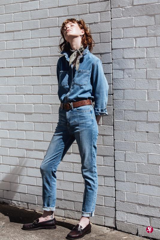 牛仔服饰所用的丹宁质料经久耐穿,其实无须频繁购买新品。(互联网) 牛仔服饰所用的丹宁质料经久耐穿,其实无须频繁购买新品。(互联网)