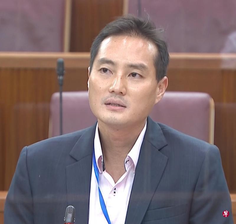 总理公署兼国家发展部政务部长陈杰豪。 总理公署兼国家发展部政务部长陈杰豪。