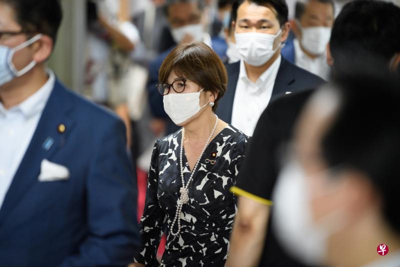 日本东京周一(7日)通报新增77起2确诊病例,这是东京自8月24日以来单日新增病例首次低于100起。(彭博社)
日本东京周一(7日)通报新增77起2确诊病例,这是东京自8月24日以来单日新增病例首次低于100起。(彭博社)