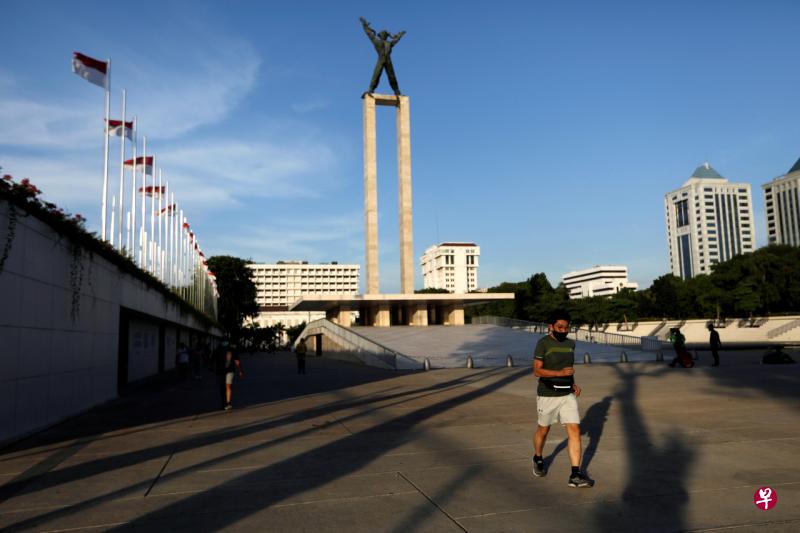 印度尼西亚国家抗灾署8日发布的冠病疫情数据显示,该国确诊病例比前一天增加3046起,累计确诊病例增至20万零35起。(路透社) 印度尼西亚国家抗灾署8日发布的冠病疫情数据显示,该国确诊病例比前一天增加3046起,累计确诊病例增至20万零35起。(路透社)
