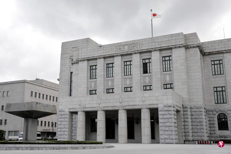 日本自民党总裁选举周二上午发布公告,内阁秘书长菅义伟、前外交部长岸田文雄、前国防部长石破茂三人报名参选。(彭博社) 日本自民党总裁选举周二上午发布公告,内阁秘书长菅义伟、前外交部长岸田文雄、前国防部长石破茂三人报名参选。(彭博社)