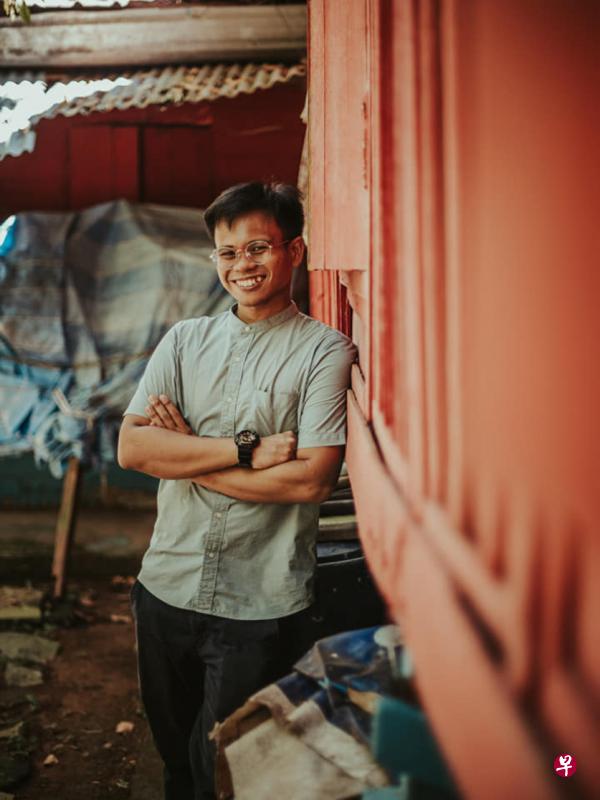 沙兹万记录乌敏岛故事有两年多时间,他希望除了认识自己的家族,也能透过各个渠道协助保留和重建乌敏岛的社区精神,当小岛的守护者。(受访者提供) 沙兹万记录乌敏岛故事有两年多时间,他希望除了认识自己的家族,也能透过各个渠道协助保留和重建乌敏岛的社区精神,当小岛的守护者。(受访者提供)