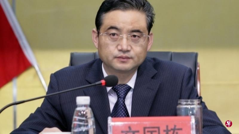 文国栋刚被任命为青海副省长不足50天,就主动投案并接受中共中纪委调查。(互联网) 文国栋刚被任命为青海副省长不足50天,就主动投案并接受中共中纪委调查。(互联网)