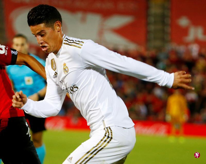 哥伦比亚籍中场罗德里格斯从皇马加盟埃弗顿。(路透社) 哥伦比亚籍中场罗德里格斯从皇马加盟埃弗顿。(路透社)