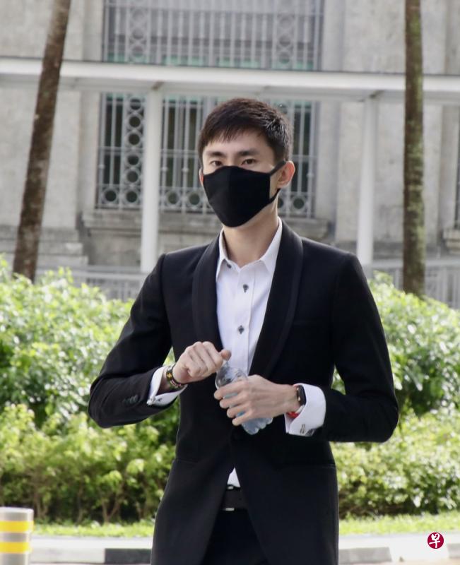 苏睿勇昨天一身正装,在国家法院出庭。(陈来福摄) 苏睿勇昨天一身正装,在国家法院出庭。(陈来福摄)