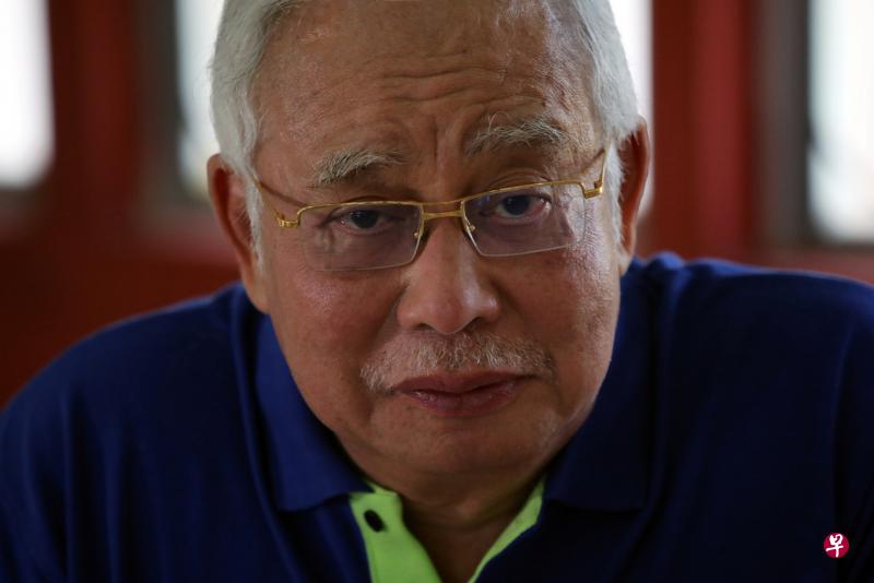 马来西亚反贪污委员会设立的贪污罪犯数据库网站将前首相纳吉列为贪污罪犯之一,纳吉也名列这个数据库所有贪污罪犯的“榜首”。(路透社) 马来西亚反贪污委员会设立的贪污罪犯数据库网站将前首相纳吉列为贪污罪犯之一,纳吉也名列这个数据库所有贪污罪犯的“榜首”。(路透社)