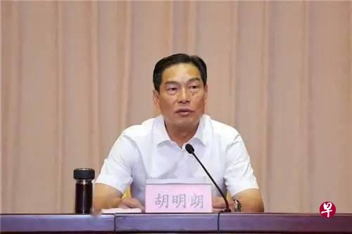 陕西转调重庆,料将出任副市长兼公安局局长的胡明朗。(互联网) 陕西转调重庆,料将出任副市长兼公安局局长的胡明朗。(互联网)