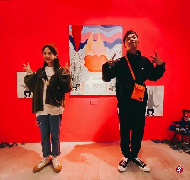 前女友杨丞琳2月曾为黄鸿升的画展站台。(IG) 前女友杨丞琳2月曾为黄鸿升的画展站台。(IG)