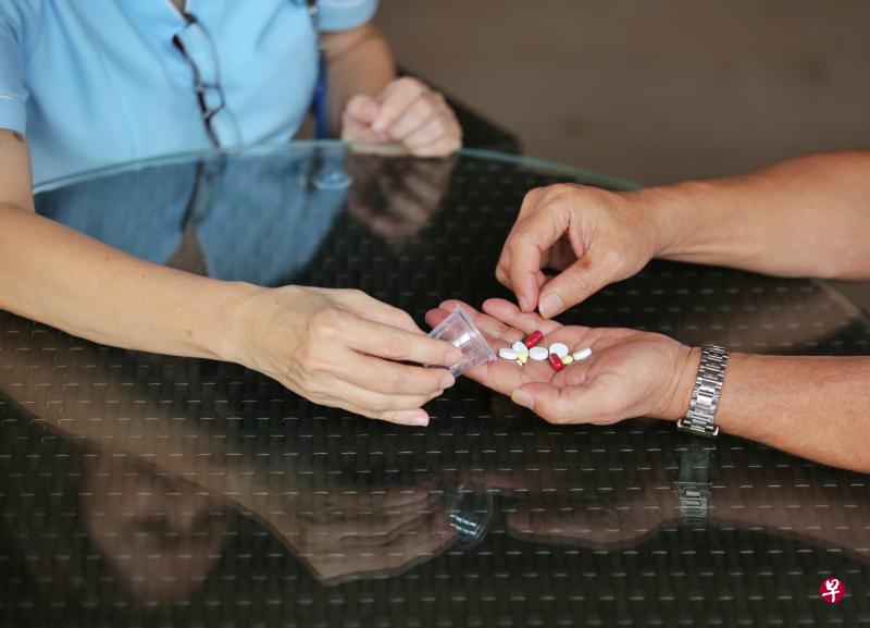 溃疡性大肠炎患者必须长期服药控制和抑制发炎状况。(档案照) 溃疡性大肠炎患者必须长期服药控制和抑制发炎状况。(档案照)