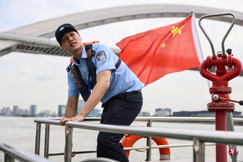 中国前游泳国手蒋海琦退役后转当上海水警。