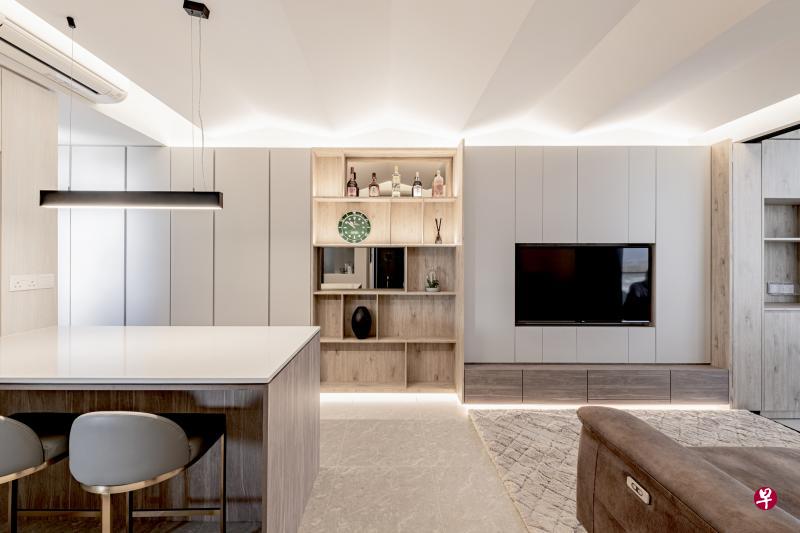 起居室波浪形天花板十分抢眼。 起居室波浪形天花板十分抢眼。