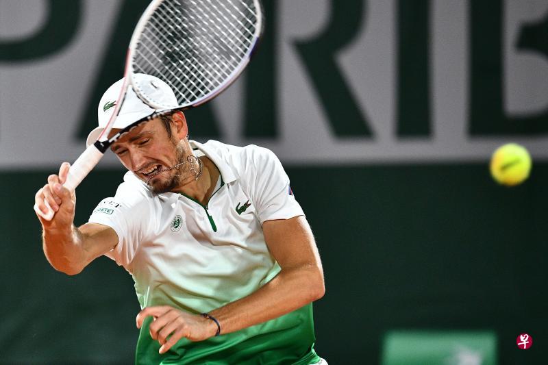 俄罗斯好手梅德韦杰夫是目前法网出局的最高种子选手。(法新社) 俄罗斯好手梅德韦杰夫是目前法网出局的最高种子选手。(法新社)