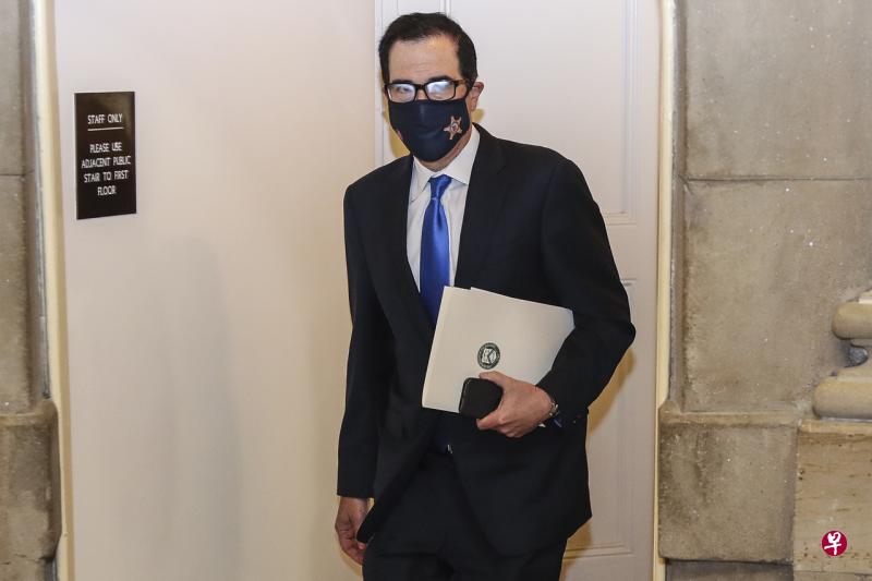 美国财长姆努钦星期三(9月30日)当被问及美国政府是否可接受款额达1.5万亿美元的下一轮经济刺激计划时说:“就在那附近。”(彭博社) 美国财长姆努钦星期三(9月30日)当被问及美国政府是否可接受款额达1.5万亿美元的下一轮经济刺激计划时说:“就在那附近。”(彭博社)