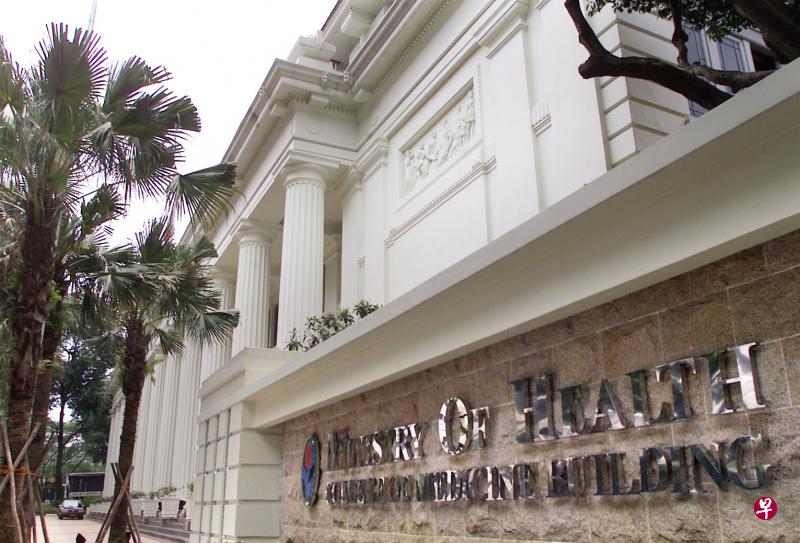 卫生部正与保险公司和医疗服务提供者合作,解决导致医疗成本上升的因素,同时确保病患继续获得优质和适当的医疗服务。(档案照) 卫生部正与保险公司和医疗服务提供者合作,解决导致医疗成本上升的因素,同时确保病患继续获得优质和适当的医疗服务。(档案照)