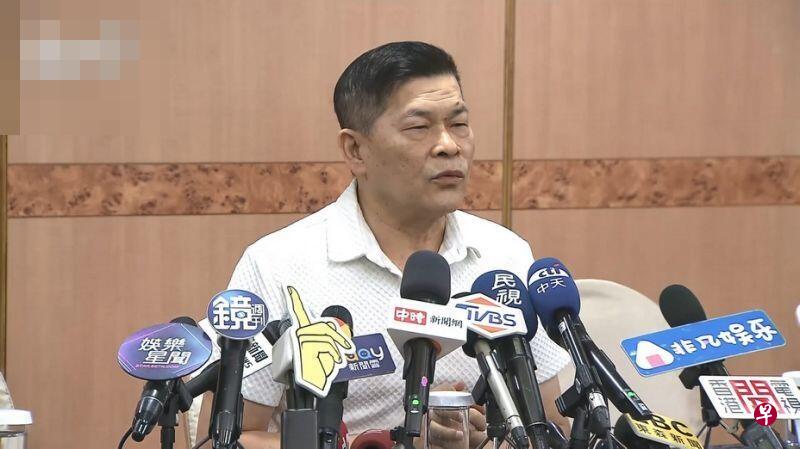 在记者会上,澎恰恰表示剩下的债务目前仅还掉十分之一。(网络) 在记者会上,澎恰恰表示剩下的债务目前仅还掉十分之一。(网络)