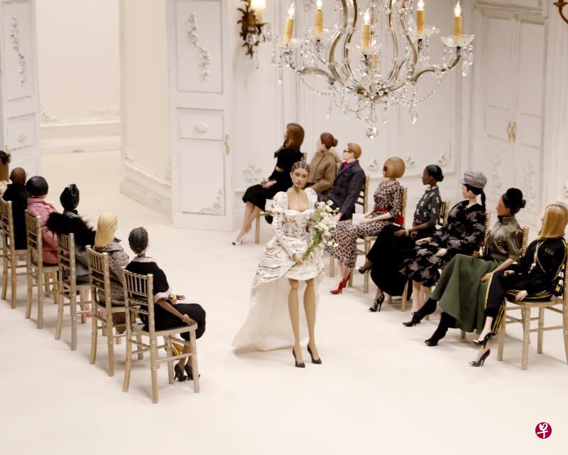 Moschino与Jim Henson人偶团队合作举办了一场无真人的“时装剧院”秀。(品牌提供) Moschino与Jim Henson人偶团队合作举办了一场无真人的“时装剧院”秀。(品牌提供)