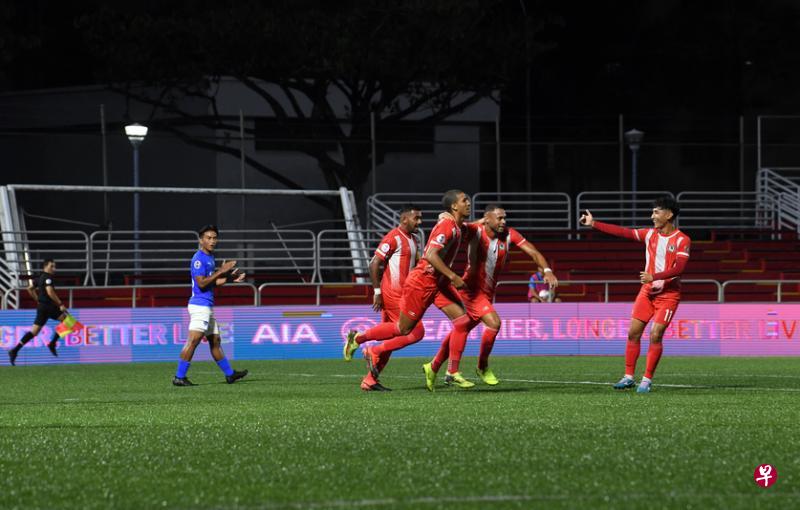 今年3月6日举行的一场新加坡超级联赛比赛,丹戎巴葛在裕廊东体育场对阵狮城水手时攻入一球。(档案照片) 今年3月6日举行的一场新加坡超级联赛比赛,丹戎巴葛在裕廊东体育场对阵狮城水手时攻入一球。(档案照片)