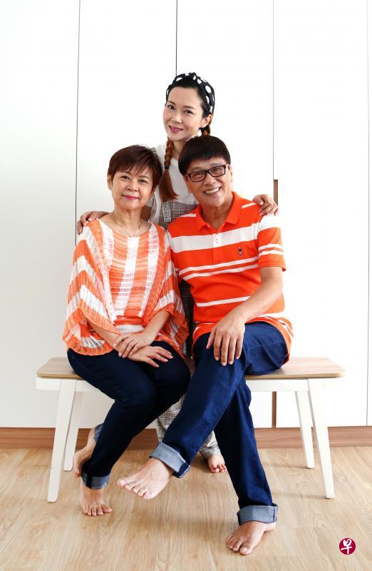 郭沛珊有一对通情达理的父母,她在从事广播业的父亲郭贤华那里认识到舞台魅力,又在母亲的坚持下掌握标准华语,为她的表演事业奠定极好的基础,造就了今日的她。(萧紫薇摄) 郭沛珊有一对通情达理的父母,她在从事广播业的父亲郭贤华那里认识到舞台魅力,又在母亲的坚持下掌握标准华语,为她的表演事业奠定极好的基础,造就了今日的她。(萧紫薇摄)