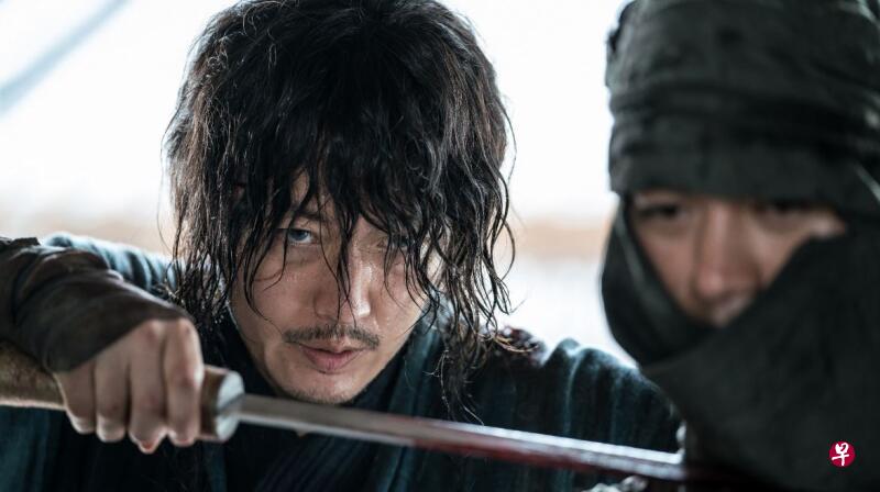 张赫片中武艺超群,出剑快准狠。(网络) 张赫片中武艺超群,出剑快准狠。(网络)