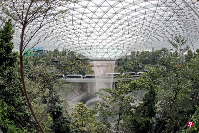2019年4月17日,耗资17亿新元打造的星耀樟宜(Jewel Changi Airport)正式开放。(档案照) 2019年4月17日,耗资17亿新元打造的星耀樟宜(Jewel Changi Airport)正式开放。(档案照)