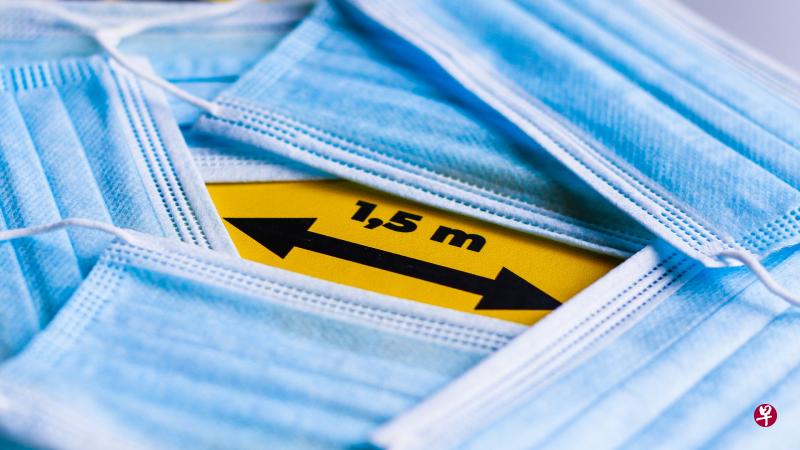 其中一名居民受访时表示,配戴口罩与保持社交距离“不是对与错的问题,而是你必须为自己及他人的利益遵守规则,这是原则问题”。(示意图/Pixabay) 其中一名居民受访时表示,配戴口罩与保持社交距离“不是对与错的问题,而是你必须为自己及他人的利益遵守规则,这是原则问题”。(示意图/Pixabay)