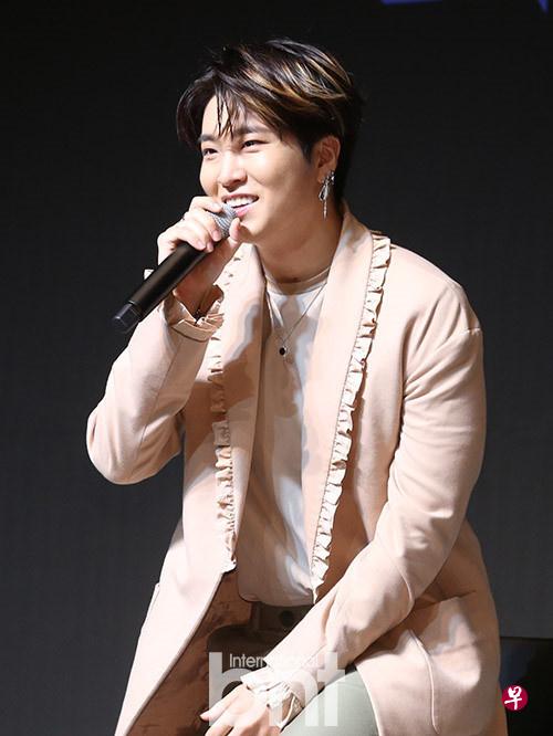 GOT7崔荣宰被怀疑是学校暴力加害者,所属社JYP表示正在调查事实关系。(图/bntDB) GOT7崔荣宰被怀疑是学校暴力加害者,所属社JYP表示正在调查事实关系。(图/bntDB)