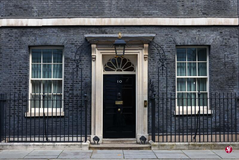 英国首相府发表声明说,英国已做好与欧盟团队重启谈判的准备,双方共同确立了密集谈判阶段的一些原则。(彭博社) 英国首相府发表声明说,英国已做好与欧盟团队重启谈判的准备,双方共同确立了密集谈判阶段的一些原则。(彭博社)