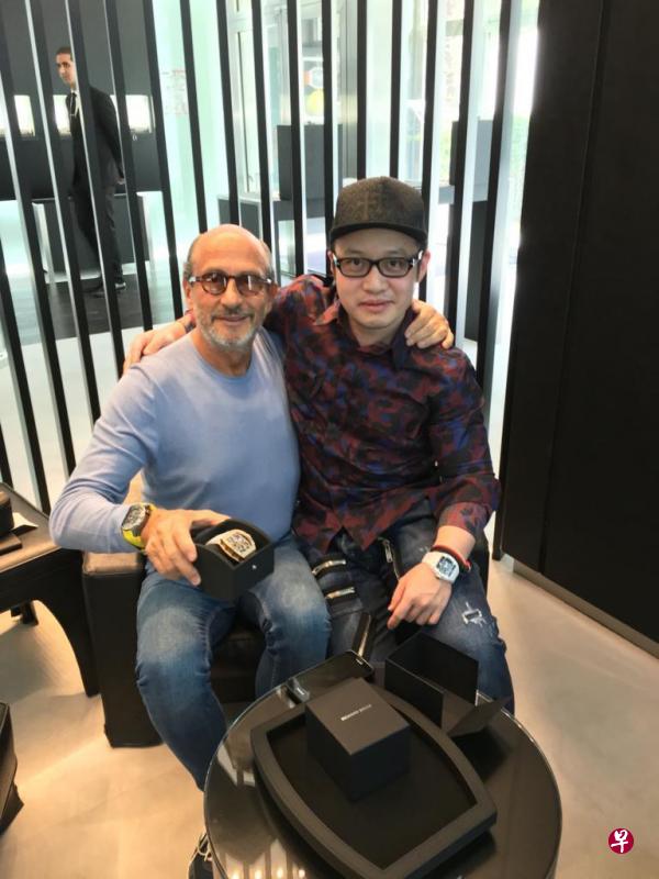 杨伟根(右)与制表大师理查德米勒是好友。 杨伟根(右)与制表大师理查德米勒是好友。