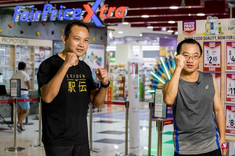 东南区市长阀贺米(左)和职总平价合作社总裁谢健平(右)为今年的“平价为米步行在东南”活动掀开序幕。(东南社区发展理事会提供) 东南区市长阀贺米(左)和职总平价合作社总裁谢健平(右)为今年的“平价为米步行在东南”活动掀开序幕。(东南社区发展理事会提供)