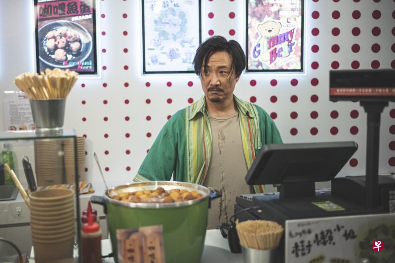 郑中基在《暖男爸爸》饰演单亲爸爸,把现实中的经历带入角色里。 郑中基在《暖男爸爸》饰演单亲爸爸,把现实中的经历带入角色里。