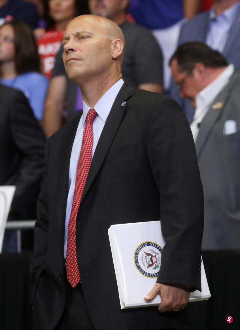 美国副总统彭斯的幕僚长马克·肖特(Marc Short)冠病检测呈阳性。白宫副总统发言人奥马利表示,肖特已开始隔离并配合接触者追踪调查。(路透社) 美国副总统彭斯的幕僚长马克·肖特(Marc Short)冠病检测呈阳性。白宫副总统发言人奥马利表示,肖特已开始隔离并配合接触者追踪调查。(路透社)