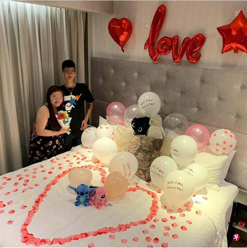 男方贴文宣布求婚成功的消息。(取自网络) 男方贴文宣布求婚成功的消息。(取自网络)