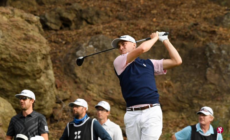 托马斯昨天打出低于标准杆5杆的67杆成绩,以三轮197杆的总杆数暂居第一。(法新社) 托马斯昨天打出低于标准杆5杆的67杆成绩,以三轮197杆的总杆数暂居第一。(法新社)