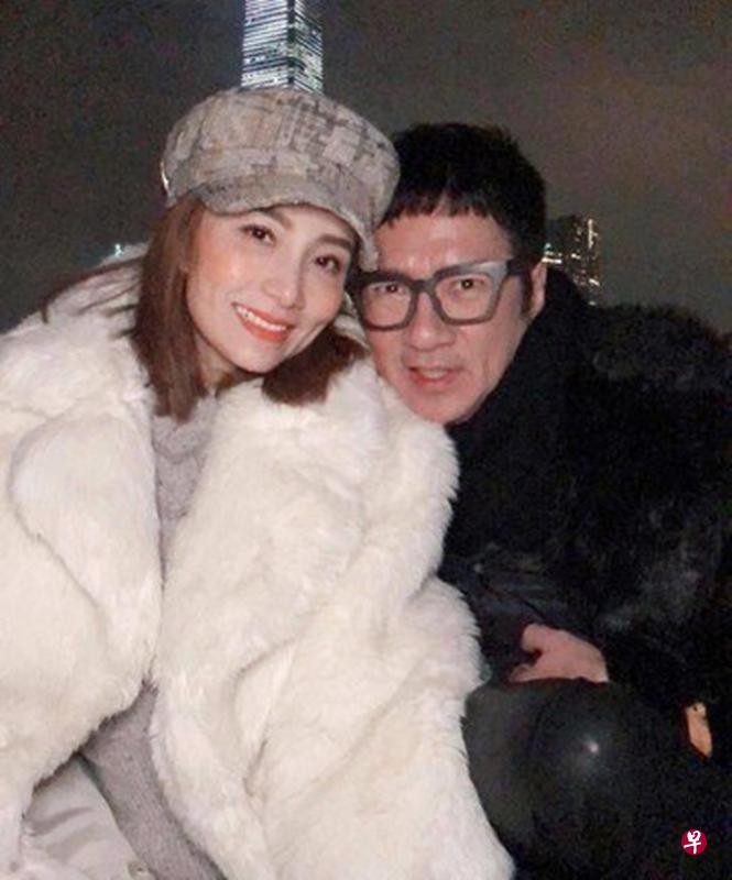 单立文(右)与胡蓓蔚结婚12年,常在社媒甜蜜放闪。(微博图) 单立文(右)与胡蓓蔚结婚12年,常在社媒甜蜜放闪。(微博图)