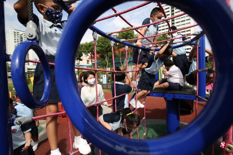 教育部兼社会及家庭发展部政务部长孙雪玲今早参观位于宏茂桥的特别需求者协会朝阳学校时,宣布了这个消息。(梁麒麟摄) 教育部兼社会及家庭发展部政务部长孙雪玲今早参观位于宏茂桥的特别需求者协会朝阳学校时,宣布了这个消息。(梁麒麟摄)