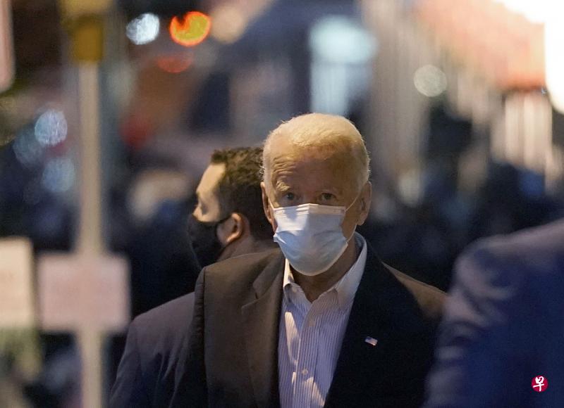 随着拜登竞选团队开始为他赢得总统选举做准备,特勤局将从周五(6日)开始向拜登目前所在的特拉华州威尔明顿增援,以帮助保护前副总统拜登。(法新社) 随着拜登竞选团队开始为他赢得总统选举做准备,特勤局将从周五(6日)开始向拜登目前所在的特拉华州威尔明顿增援,以帮助保护前副总统拜登。(法新社)