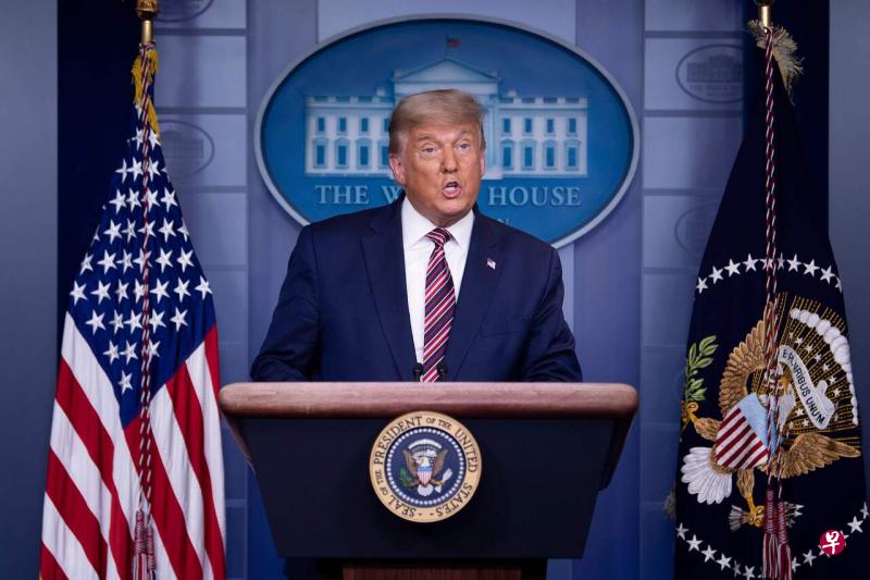 特朗普周四再次指责民主党人试图以非法选票“偷走”美国选举,强调自己无须借助外来干预就可以轻易赢得选举。(法新社) 特朗普周四再次指责民主党人试图以非法选票“偷走”美国选举,强调自己无须借助外来干预就可以轻易赢得选举。(法新社)