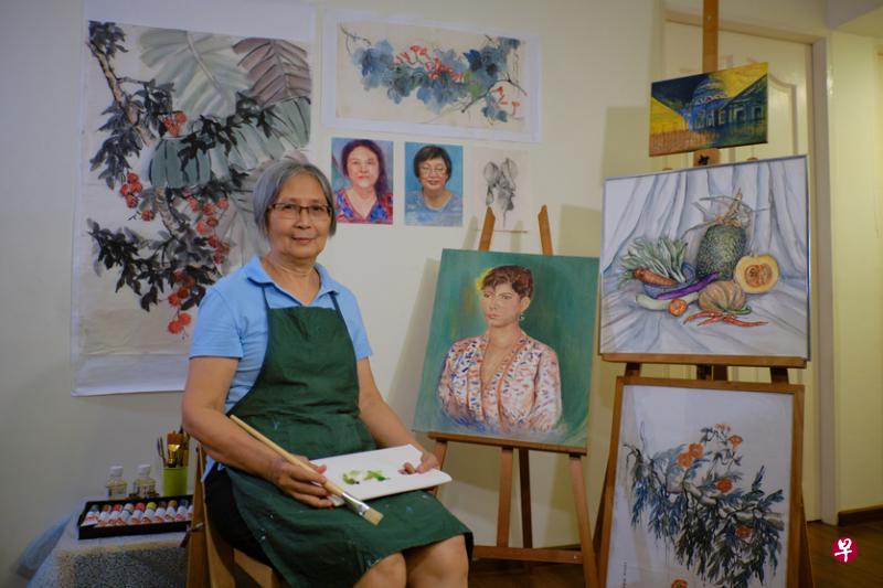 俏芬顺利完成美术教育学士学位课程,是新跃社科大学本届毕业生。(受访者提供) 俏芬顺利完成美术教育学士学位课程,是新跃社科大学本届毕业生。(受访者提供)