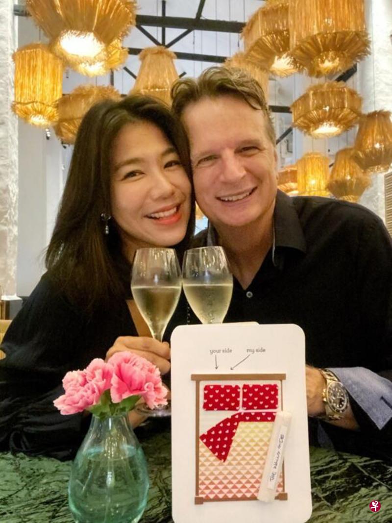 李心钰跟老公大卫摩尔最近庆祝结婚一周年。(受访者提供) 李心钰跟老公大卫摩尔最近庆祝结婚一周年。(受访者提供)