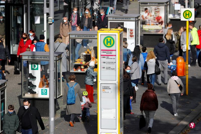 德国单日新增冠病确诊人数再破新高,政府暂时不考虑放宽“封城”措施。(路透社) 德国单日新增冠病确诊人数再破新高,政府暂时不考虑放宽“封城”措施。(路透社)