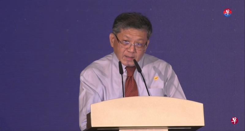 福建会馆会长陈精毅11月15日在该会馆180周年庆典上宣布,会馆捐赠180万元给新加坡理工大学。(直播截图) 福建会馆会长陈精毅11月15日在该会馆180周年庆典上宣布,会馆捐赠180万元给新加坡理工大学。(直播截图)